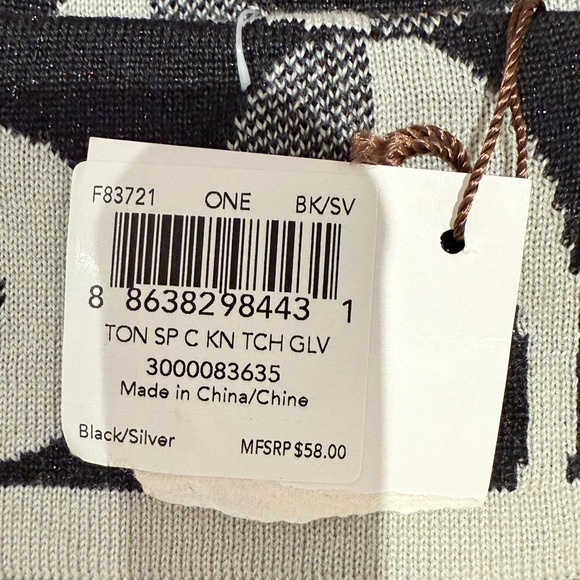 Set: Coach Black and Gray Signature Hat/Scarf and Mits - Picture 2 of 6